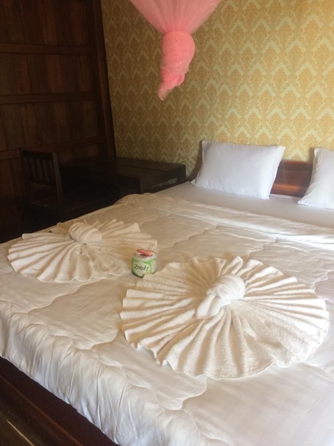 Riverside Bungalow Hotel Ban Dondét Eksteriør billede