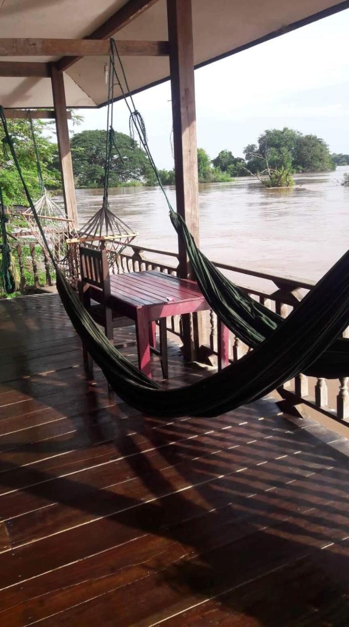 Riverside Bungalow Hotel Ban Dondét Eksteriør billede